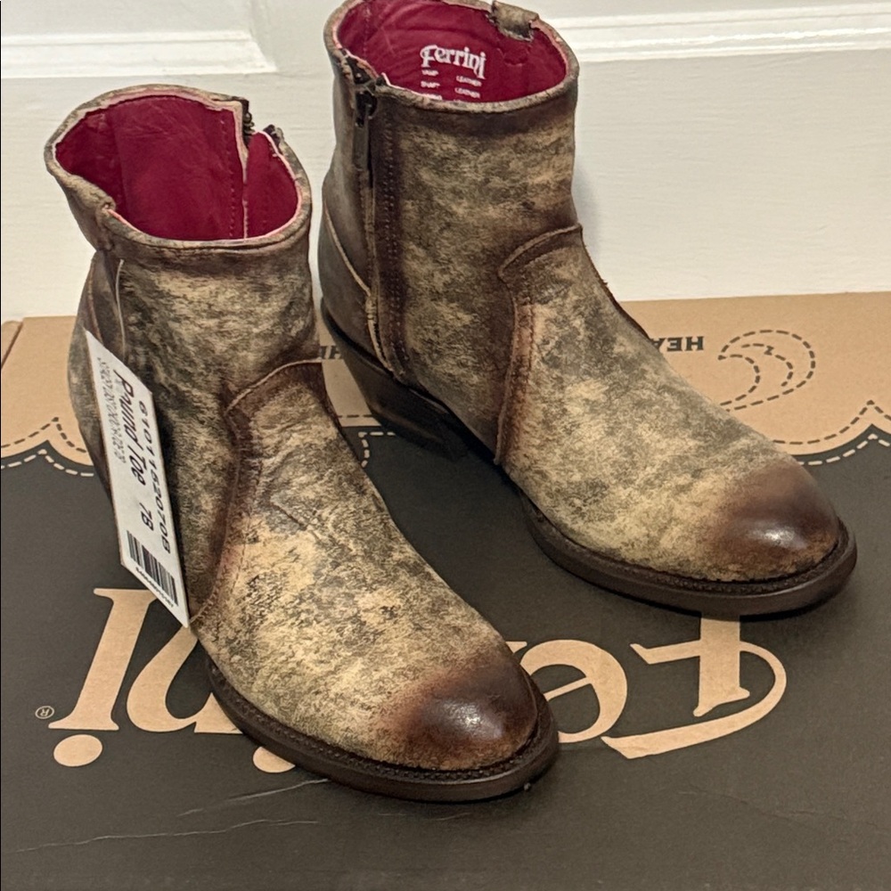 Ferrini Women's Distressed Brown Ankle Boots